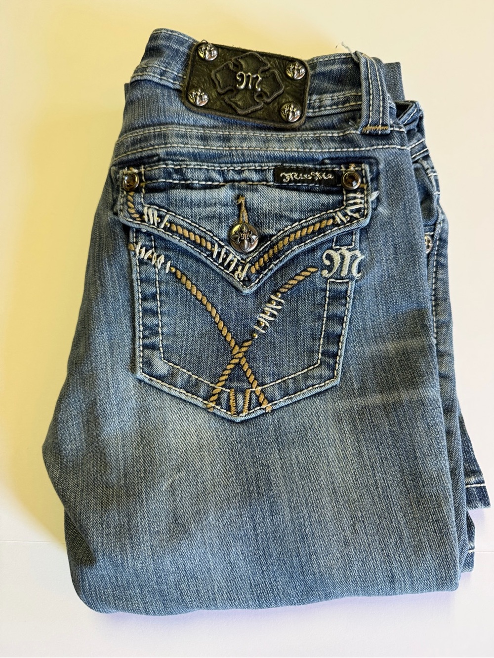Miss Me JW5680B2 Embroidered Flap Pocket Stretch Bootcut Jeans Size 28